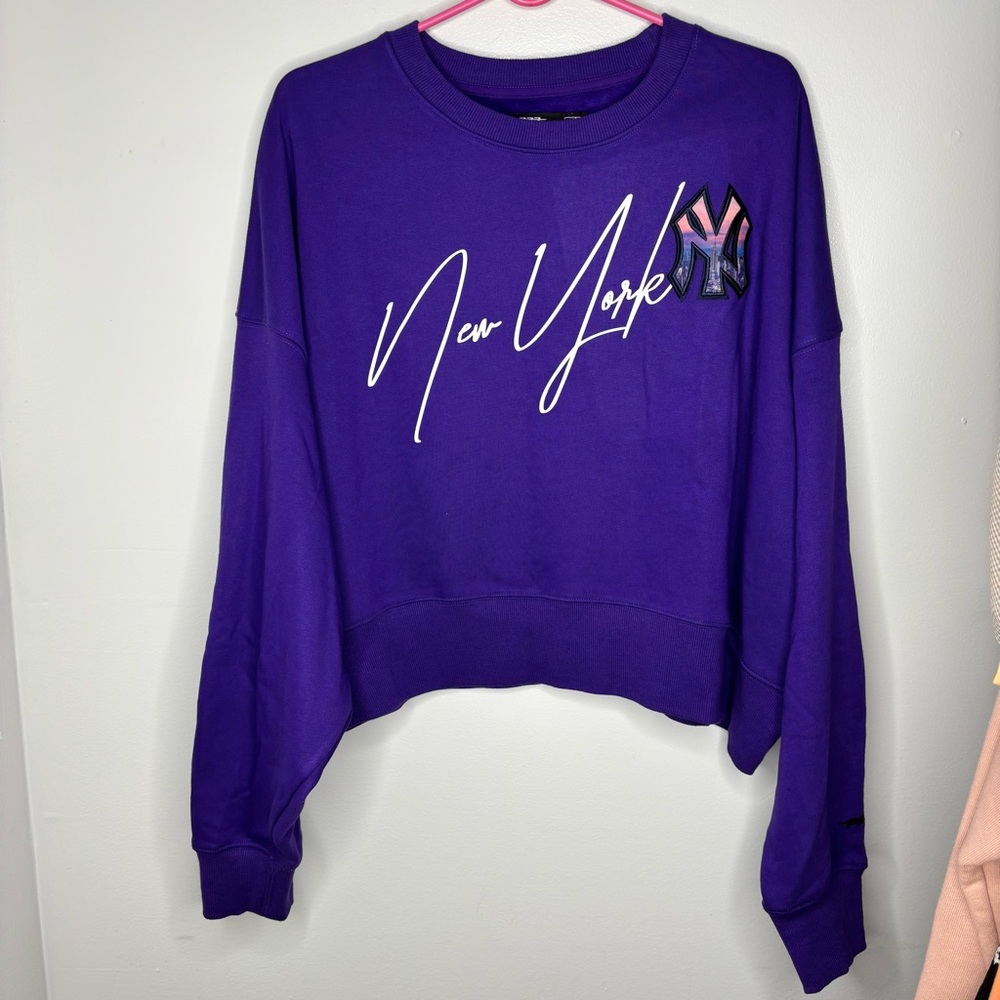 New York Yankees Women’s Crop Sweater